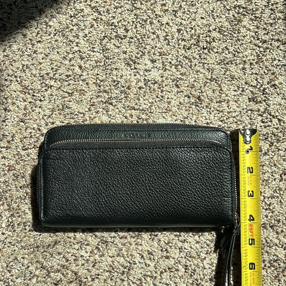 NWT COACH black leather wallet/ wristlet - Picture 3 of 10